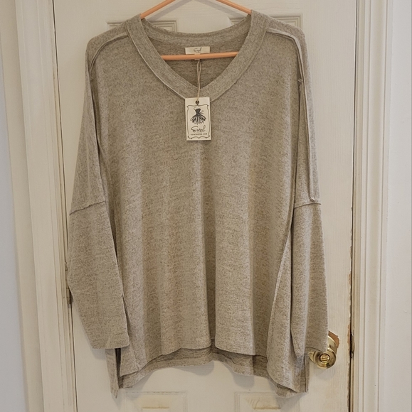 Easel NWT Reverse Stitch Top Small - Picture 2 of 11